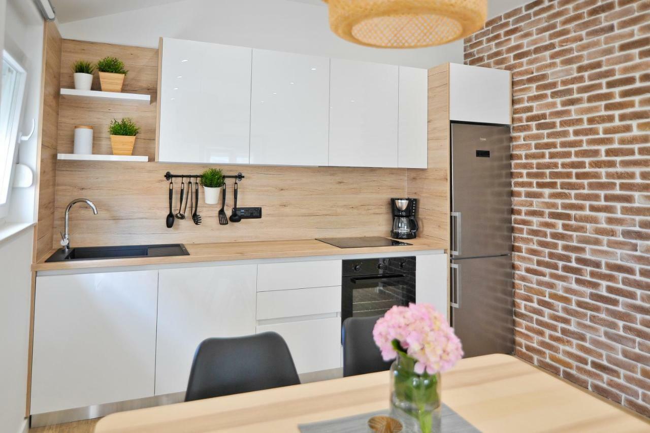 Modern Apartment Vitrenjak Zára Kültér fotó